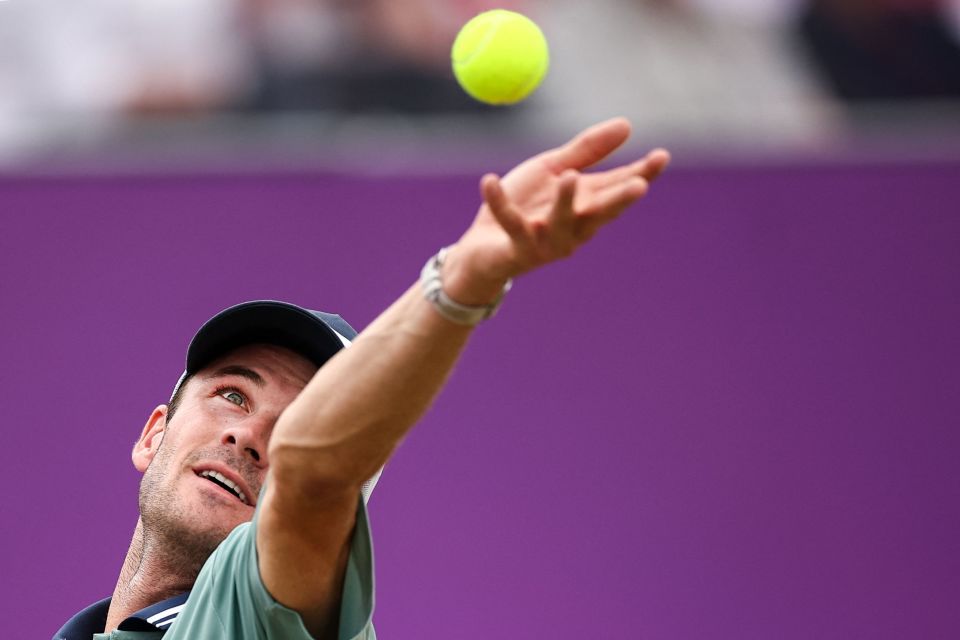 背身做球与 背身做球与